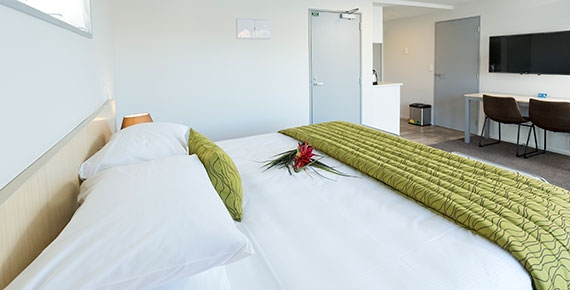 super-king or two single beds in the lounge/bedroom