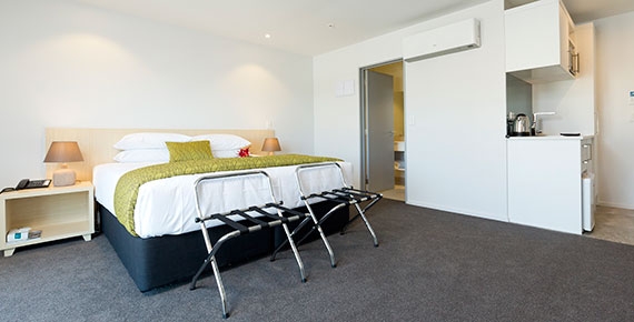 luxury studio unit with king-size bed or twin beds